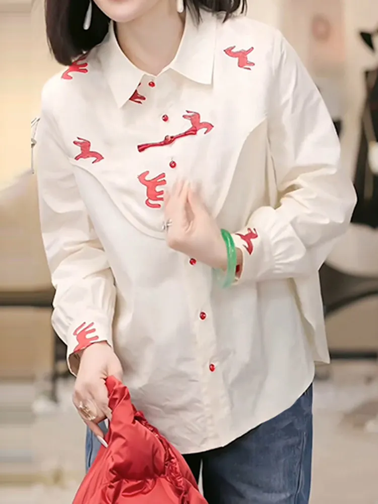 Женский топ на пуговицах в стиле кэжуал, осенне-зимняя новинка, с национальным дизайном и модным узором
Женский топ на пуговицах в стиле кэжуал, осенне-зимняя новинка, с национальным дизайном и модным узором