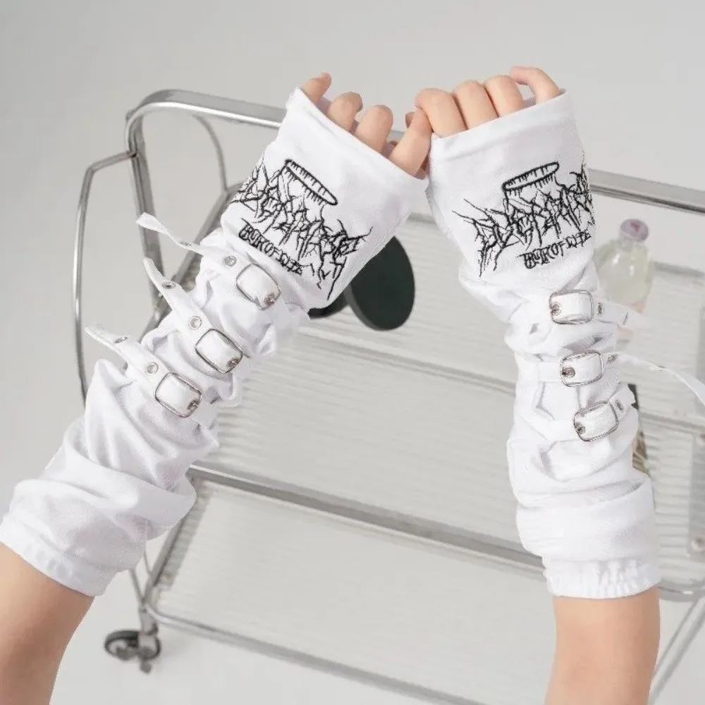 Polyester Subculture Style Arm Sleeves Thorns Pattern Letters Metal Buckle Sun Protection Gloves Adjustable Buckles
Polyester Subculture Style Arm Sleeves Thorns Pattern Letters Metal Buckle Sun Protection Gloves Adjustable Buckles