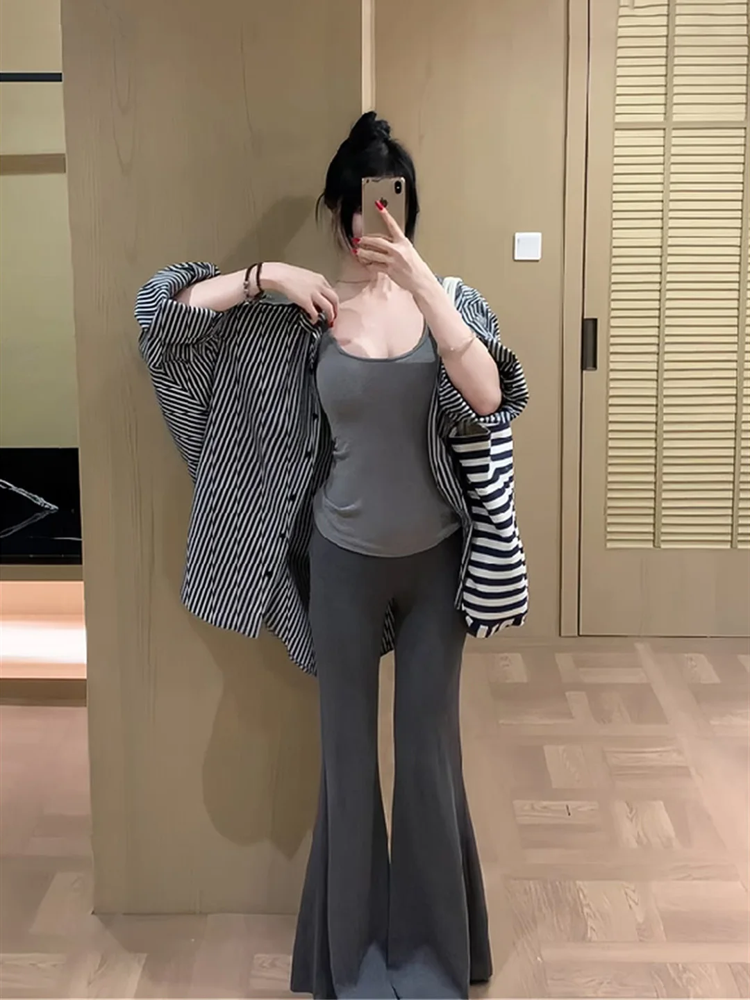 Summer Thin Casual Loose Women's Neck Striped Sun Protection Long Sleeve Shirt Fashionable Outerwear Breathable Polyester
Summer Thin Casual Loose Women's Neck Striped Sun Protection Long Sleeve Shirt Fashionable Outerwear Breathable Polyester