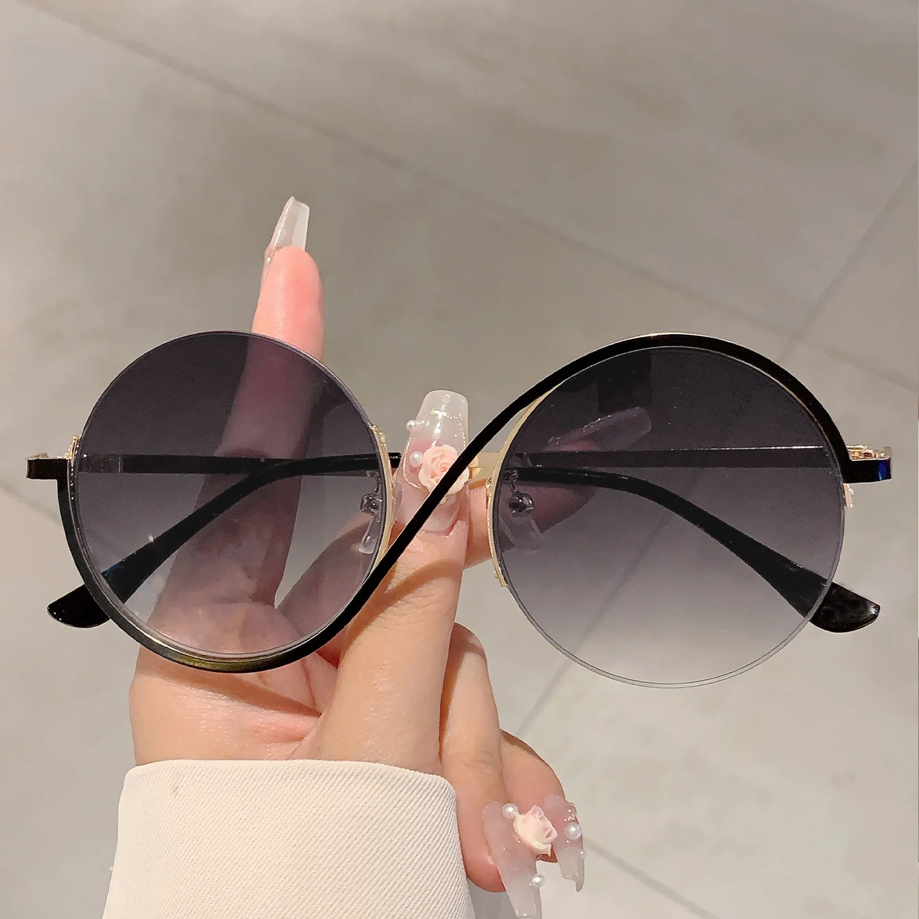 Oversized Sunglasses Anti-Slip Retro Sun Glasses Uv400 Eyewear Half-Frame Round Frame Sunglasses For Driving Fashionable Outfits
Oversized Sunglasses Anti-Slip Retro Sun Glasses Uv400 Eyewear Half-Frame Round Frame Sunglasses For Driving Fashionable Outfits
