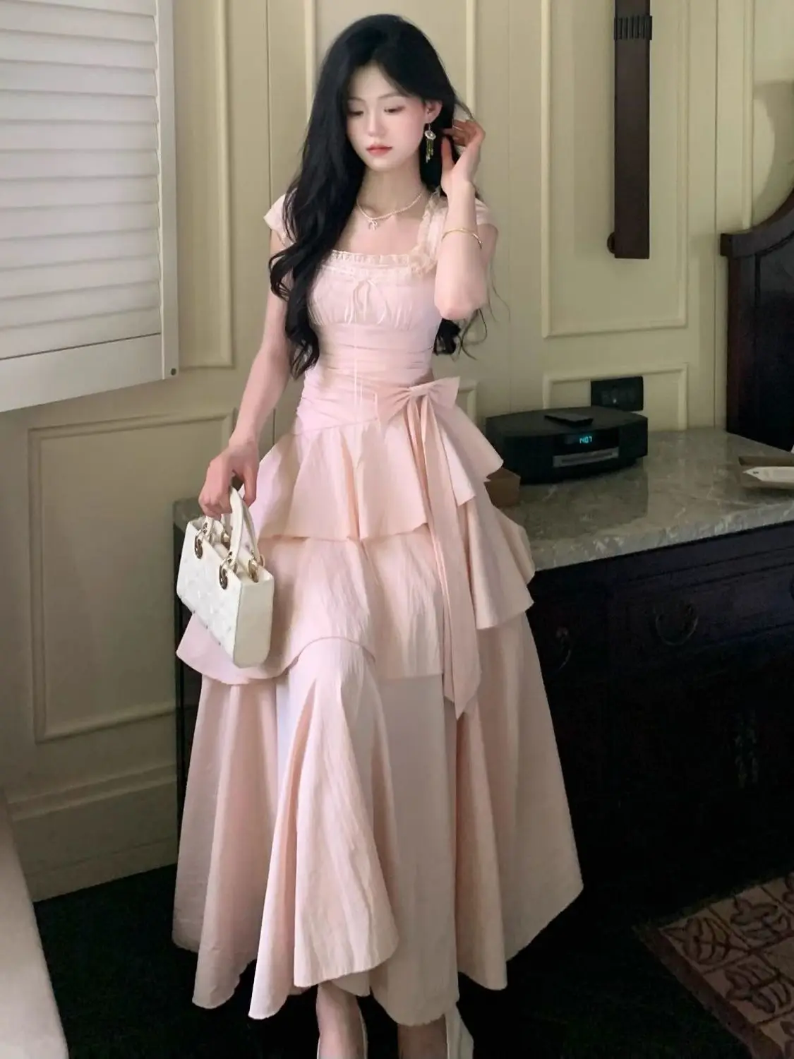 Elegant Commuter Style Layered A-Line Dress Women's Summer New Uneven Korean Waist-Cinching Cake Skirt Gentle Breeze
Elegant Commuter Style Layered A-Line Dress Women's Summer New Uneven Korean Waist-Cinching Cake Skirt Gentle Breeze