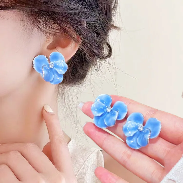 Blue Ins Enamel Flower Stud Earrings for Women Korean Fashion Five Petals Crystal Flowered Lovely Cute Girls Ear Decoration
Blue Ins Enamel Flower Stud Earrings for Women Korean Fashion Five Petals Crystal Flowered Lovely Cute Girls Ear Decoration