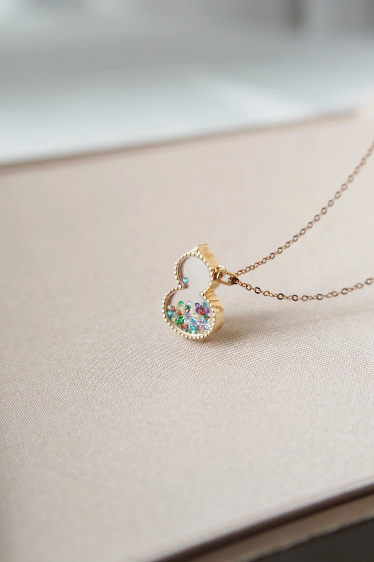 Solid silver S925 women's jewelry, colorful gourd necklace, perfect for celebrating a friend's birthday with a gift
Solid silver S925 women's jewelry, colorful gourd necklace, perfect for celebrating a friend's birthday with a gift