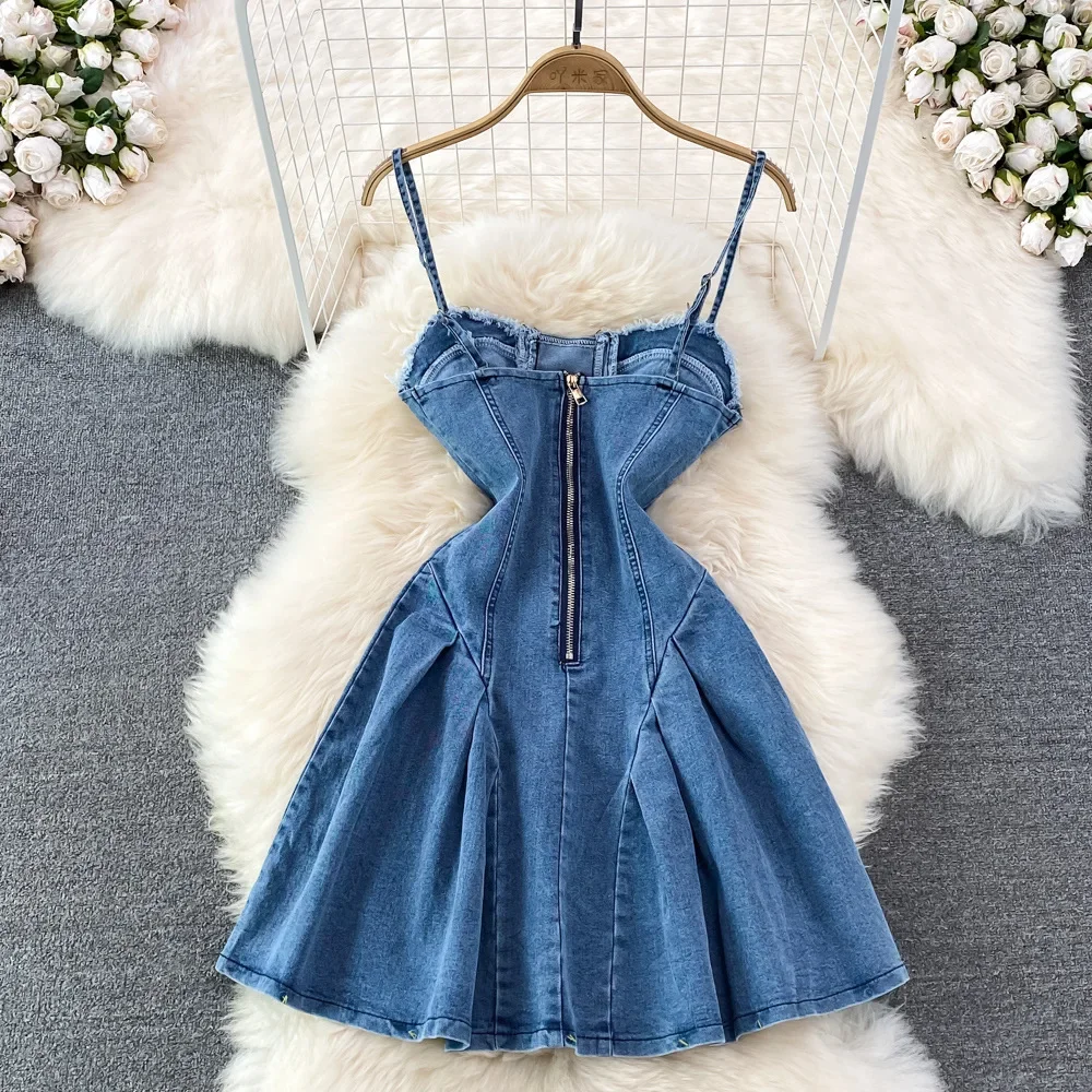 2025 Summer New Style Binding Tape Sexy Denim Halter Dress. Hot Girl Slim-fit High-waist Backless Sleeveless A-line Short Dress
2025 Summer New Style Binding Tape Sexy Denim Halter Dress. Hot Girl Slim-fit High-waist Backless Sleeveless A-line Short Dress