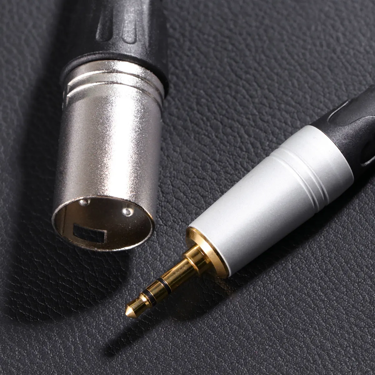 3.5mm Female to XLR Male Audio Cable Microphone Line Jack Amplifier Speaker Shielded Plated Connectors EMI Prevention
3.5mm Female to XLR Male Audio Cable Microphone Line Jack Amplifier Speaker Shielded Plated Connectors EMI Prevention