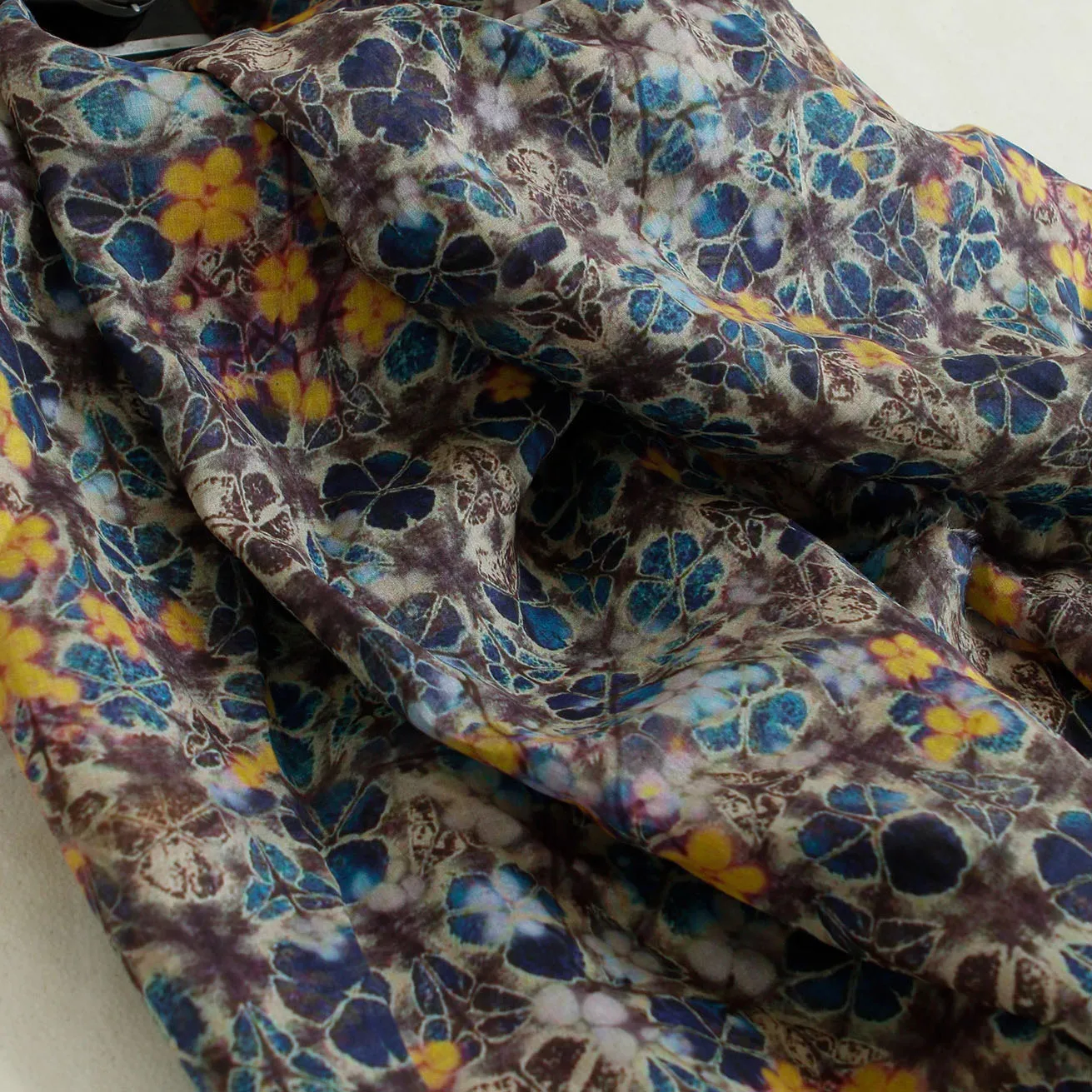 1yard natural pure ramie fabric Retro Literature and Art printing sewing Fashion unique dress robe shirt fabrics for clothing
1yard natural pure ramie fabric Retro Literature and Art printing sewing Fashion unique dress robe shirt fabrics for clothing