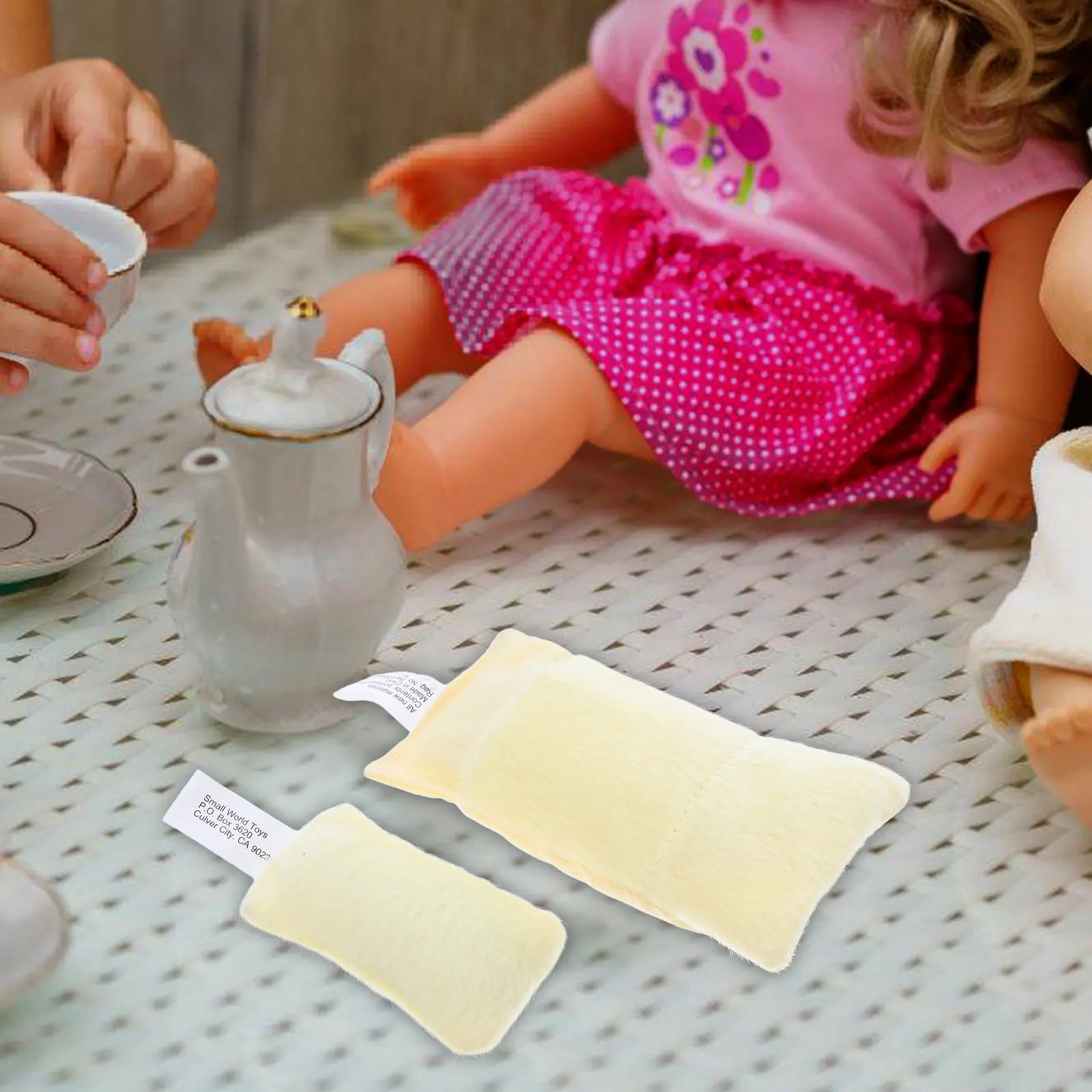 3 set Mini Sleeping Bags Pillows Set For Bedding Soft Cotton Fabric Portable Dollhouse Bedroom Decor Accessory Miniature Blanket
3 set Mini Sleeping Bags Pillows Set For Bedding Soft Cotton Fabric Portable Dollhouse Bedroom Decor Accessory Miniature Blanket