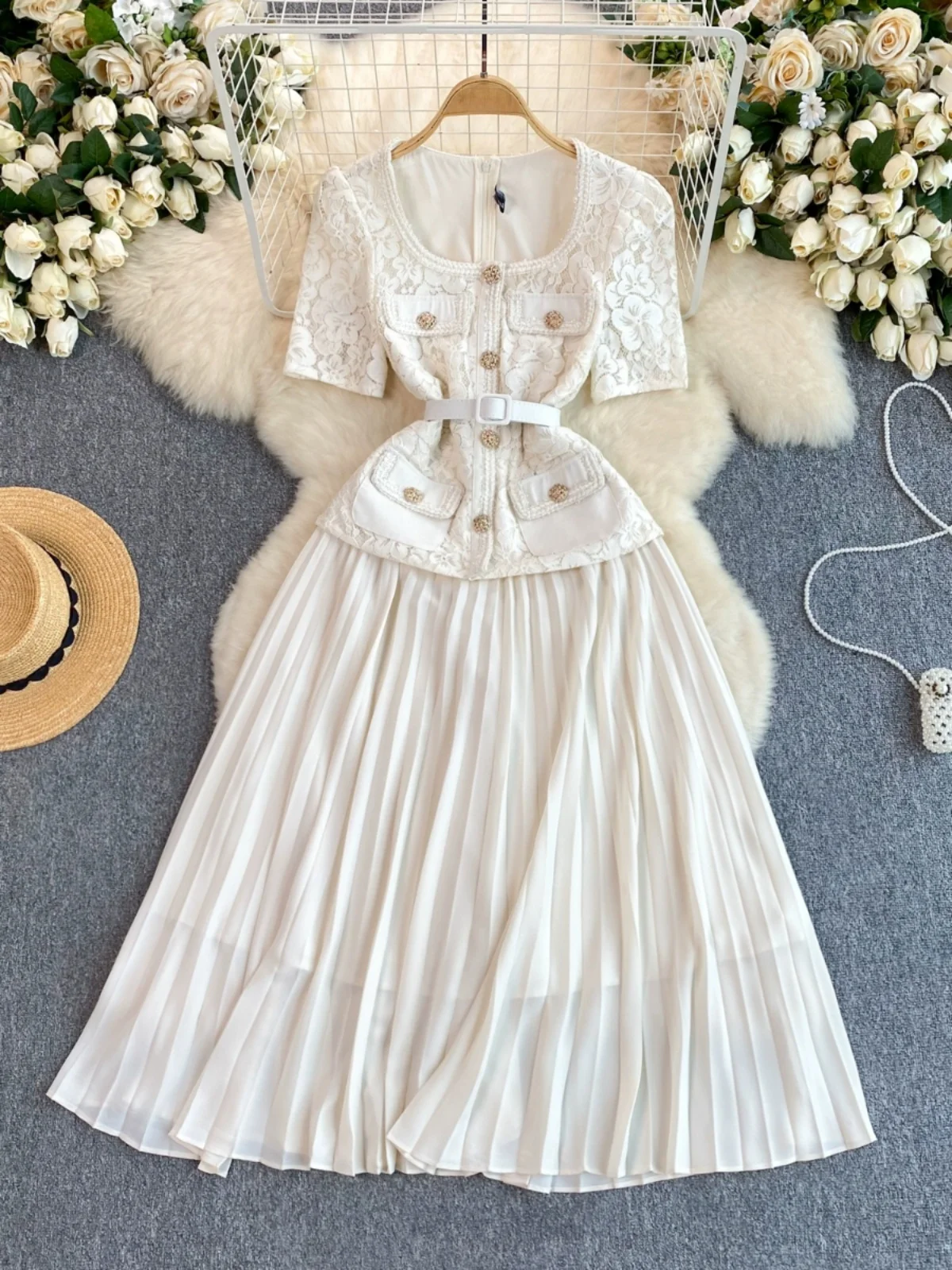 High-End Elegant Small Fragrance Style Women's Dress Lace Insertion Gored Skirt Square Collar Long Dress for Ladies
High-End Elegant Small Fragrance Style Women's Dress Lace Insertion Gored Skirt Square Collar Long Dress for Ladies