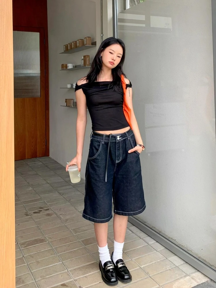 Loose Wide Leg Jeans Shorts Women's Knee-Length Casual Summer Pants High Waist Five-Button Fastening Denim Fabric Retro Style
Loose Wide Leg Jeans Shorts Women's Knee-Length Casual Summer Pants High Waist Five-Button Fastening Denim Fabric Retro Style