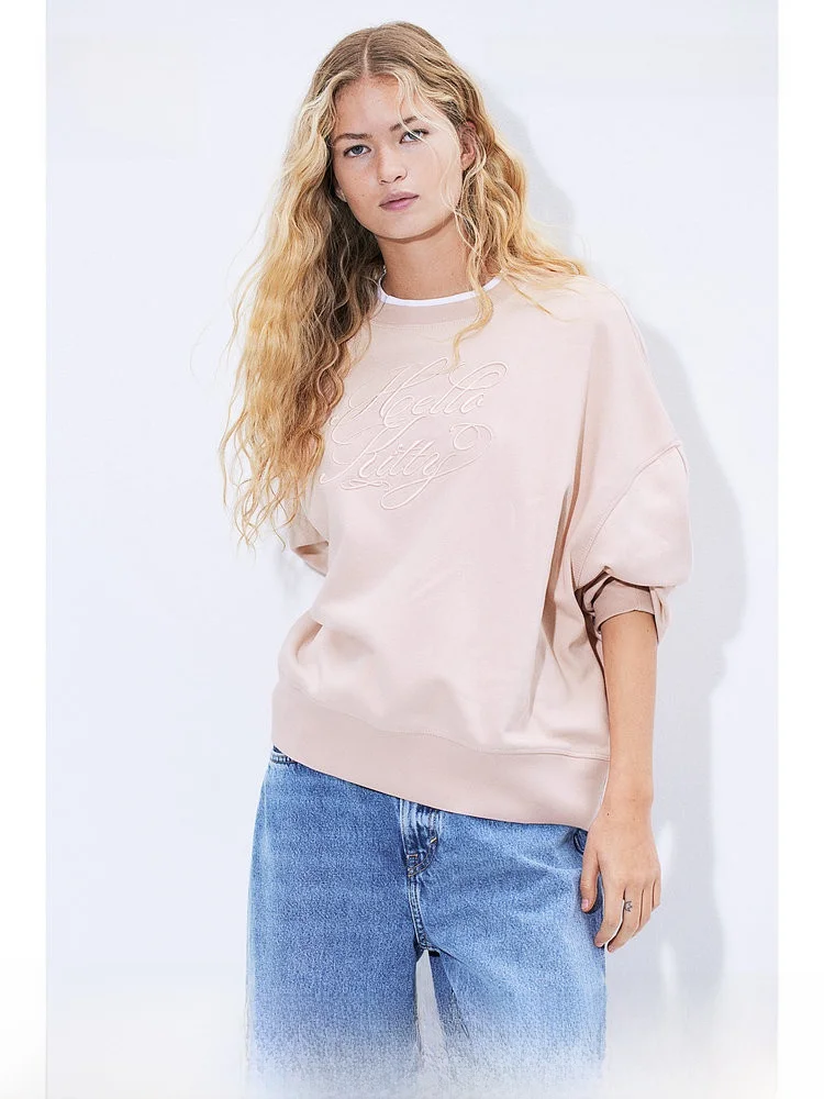 Soft Oversized Long Sleeve Printed Hoodie Women's Fashion Sweatshirt Comfortable Loose Fit Cotton Polyester Blend Top
Soft Oversized Long Sleeve Printed Hoodie Women's Fashion Sweatshirt Comfortable Loose Fit Cotton Polyester Blend Top
