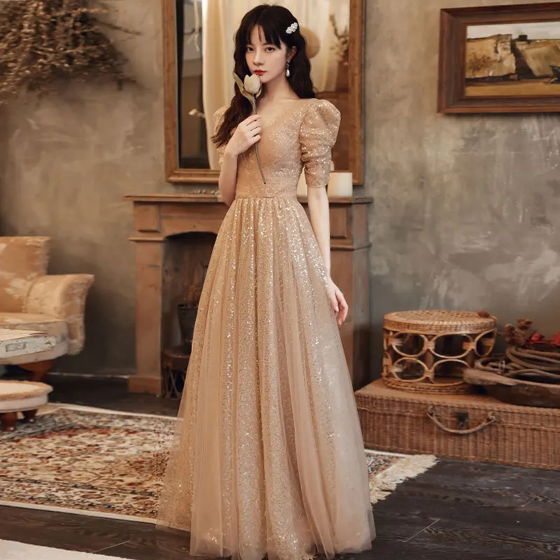 Champagne Sexy V-Neck Half Sleeve Sequins Back Bandage Evening Gowns Oriental Party Banquet Female Stage Dresses Cheongsam
Champagne Sexy V-Neck Half Sleeve Sequins Back Bandage Evening Gowns Oriental Party Banquet Female Stage Dresses Cheongsam