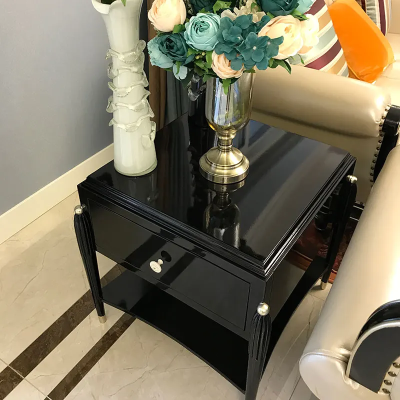 уголок гостиной, уголок гостиной из массива дерева и край дивана.
уголок гостиной, уголок гостиной из массива дерева и край дивана.