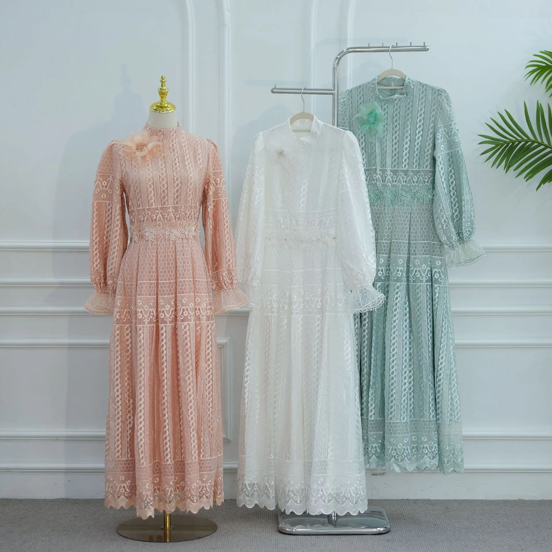 Ladies Modest Long Abaya Dress Double Layer Lace Floral Embroidery Dubai Jalabiya Kaftan Elegant Maxi Evening Casual Robe Party
Ladies Modest Long Abaya Dress Double Layer Lace Floral Embroidery Dubai Jalabiya Kaftan Elegant Maxi Evening Casual Robe Party