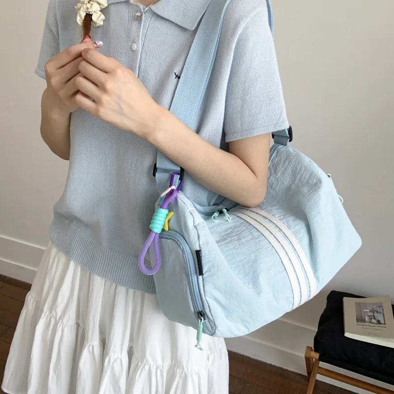 1pcs Stylish Crossbody Shoulder Bag Nylon Striped Large Capacity Sporty Hobo Bag Sporty Daily Shoulder Bag
1pcs Stylish Crossbody Shoulder Bag Nylon Striped Large Capacity Sporty Hobo Bag Sporty Daily Shoulder Bag