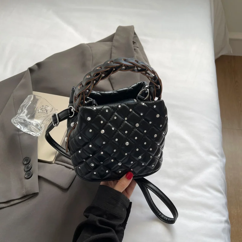 Trend PU Leather Mini Crossbody Bag for Women Solid Color Diamond Lattice Bucket Bags Female Cute Handbags
Trend PU Leather Mini Crossbody Bag for Women Solid Color Diamond Lattice Bucket Bags Female Cute Handbags