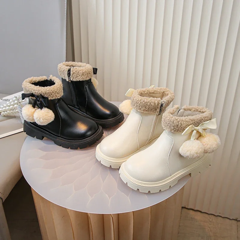 Girls Ankle Boots Cute Fur Fluffy Kids Princess Boots Suede Warm Round Toes 2025 Autumn Winter Children Leather Boots Non-slip
Girls Ankle Boots Cute Fur Fluffy Kids Princess Boots Suede Warm Round Toes 2025 Autumn Winter Children Leather Boots Non-slip