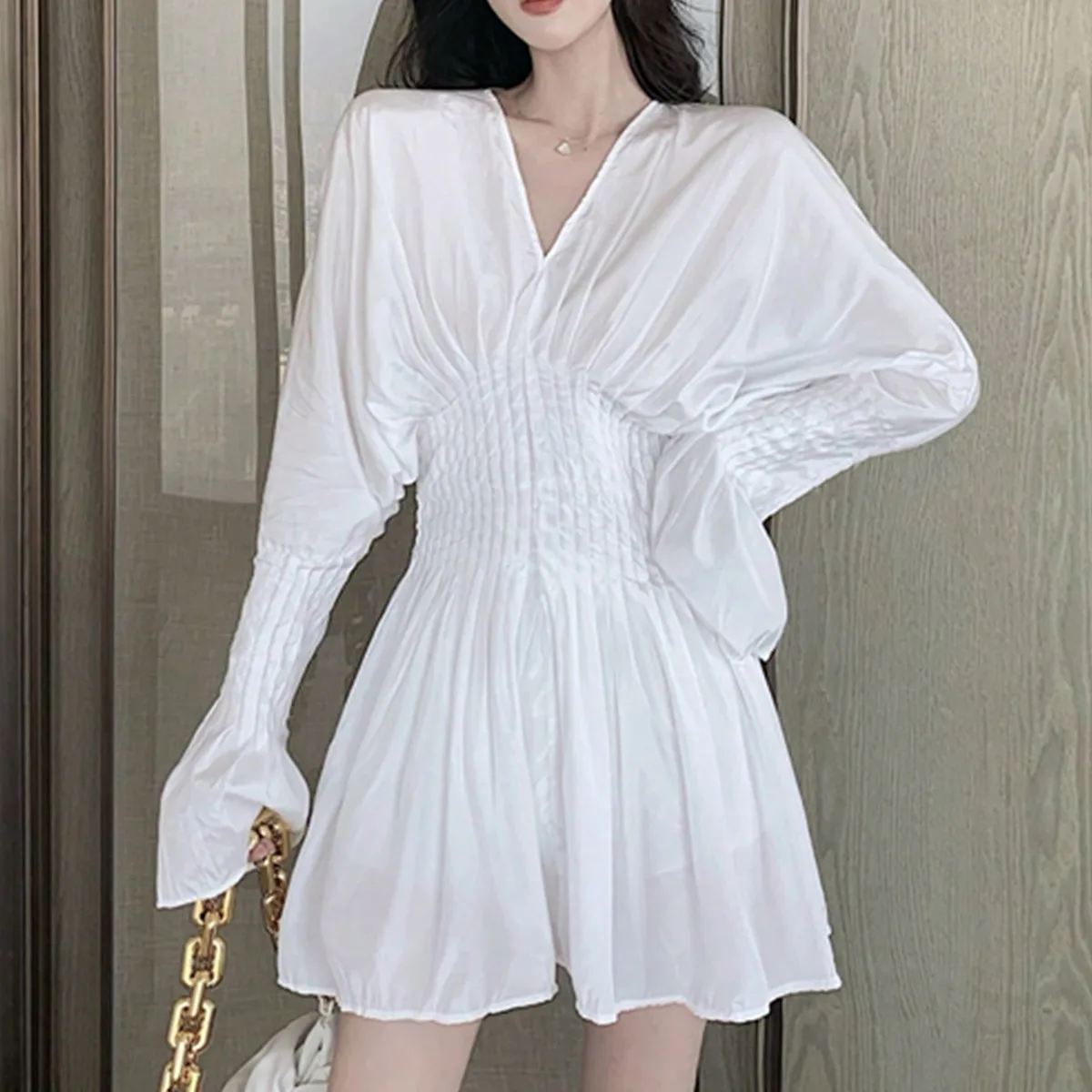 Korean Chic Spring French Style V-Neck Waist Pleated Short Skirt with High-End Feel and Beautiful White for Women
Korean Chic Spring French Style V-Neck Waist Pleated Short Skirt with High-End Feel and Beautiful White for Women