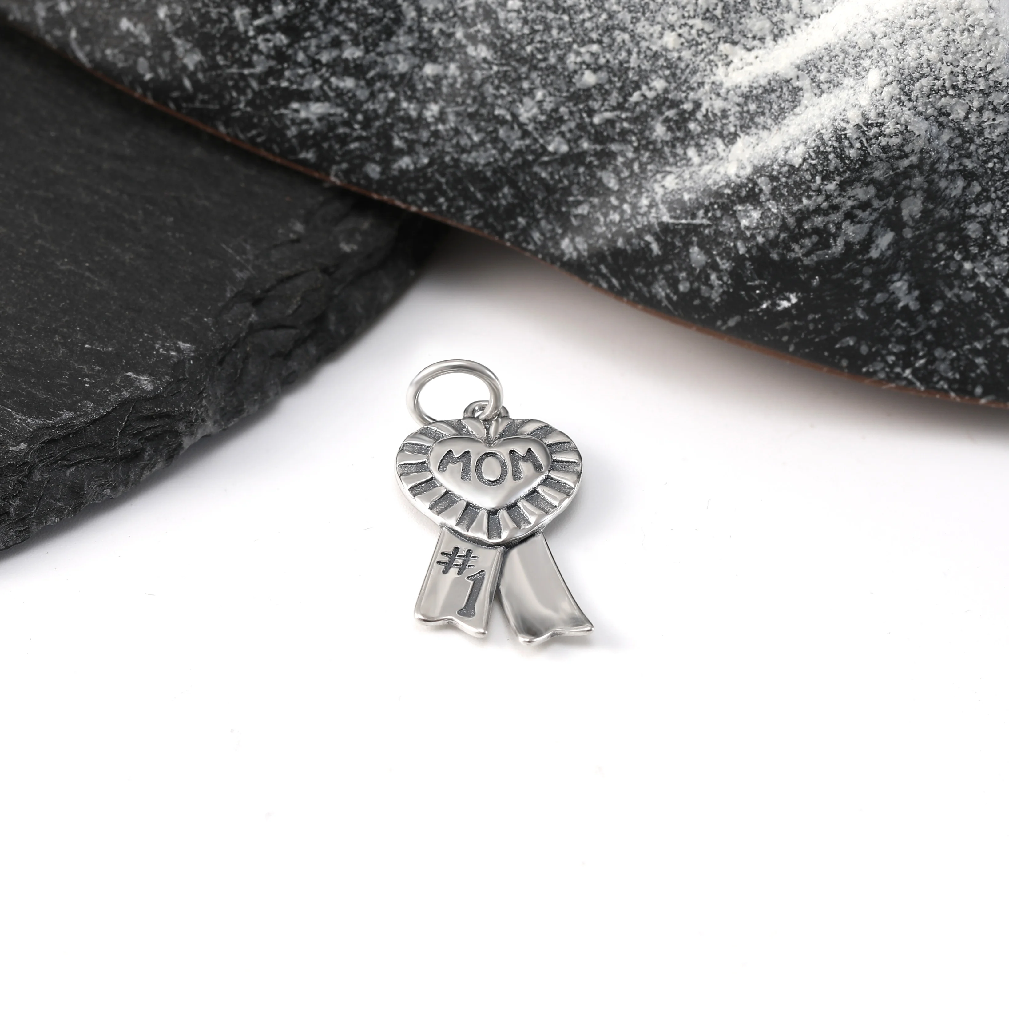 DJ121 genuine 925 sterling silver fashionable vintage keychain accessories blue ribbon "mom" charm pendant silver jewelry
DJ121 genuine 925 sterling silver fashionable vintage keychain accessories blue ribbon "mom" charm pendant silver jewelry