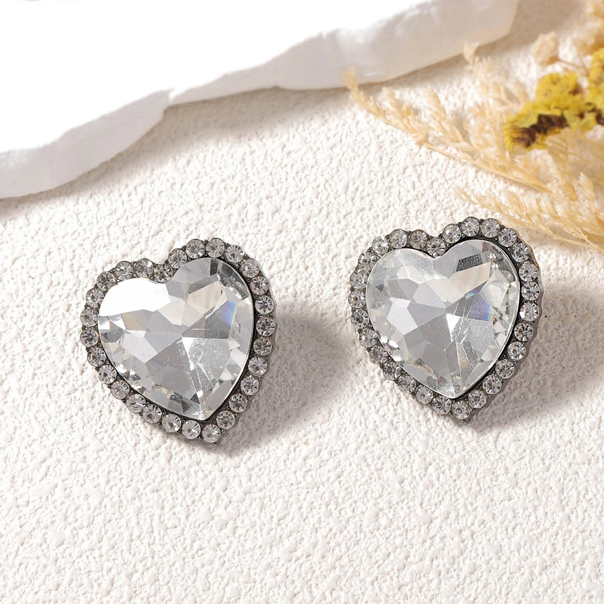 ZAA New Design Heart Shape Rhinestone Earrings Woman Luxury Trend Holiday Party Jewelry Fashion Accessoies Gifts
ZAA New Design Heart Shape Rhinestone Earrings Woman Luxury Trend Holiday Party Jewelry Fashion Accessoies Gifts