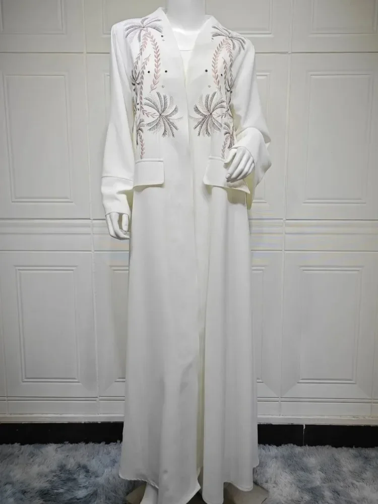 New Muslim Embroidery Solid Open Abaya Fashion Cardigan Dress Women Muslim Kaftan
New Muslim Embroidery Solid Open Abaya Fashion Cardigan Dress Women Muslim Kaftan