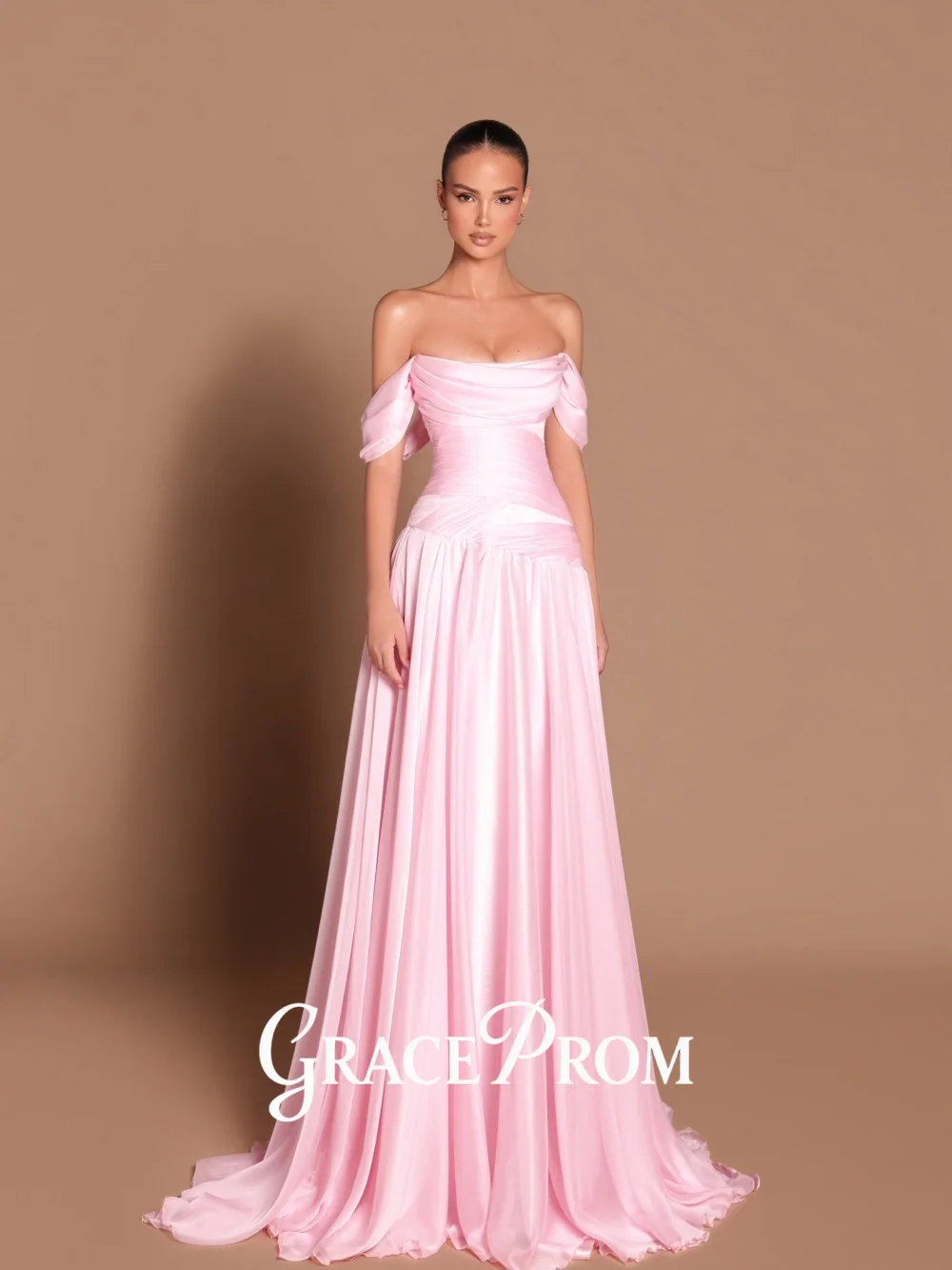 GraceProm Romantic Off Shedder Evening Dress 2026 Ruched Bodice Carpet Gown Classic A-Line Floor-Length Party Gown فساتين
GraceProm Romantic Off Shedder Evening Dress 2026 Ruched Bodice Carpet Gown Classic A-Line Floor-Length Party Gown فساتين