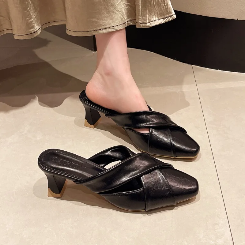 High-end Bangtan Half-heeled Women's Sandals, 2026 Summer New Style, French Retro Style, Fashionable and Versatile, Thick Heel
High-end Bangtan Half-heeled Women's Sandals, 2026 Summer New Style, French Retro Style, Fashionable and Versatile, Thick Heel