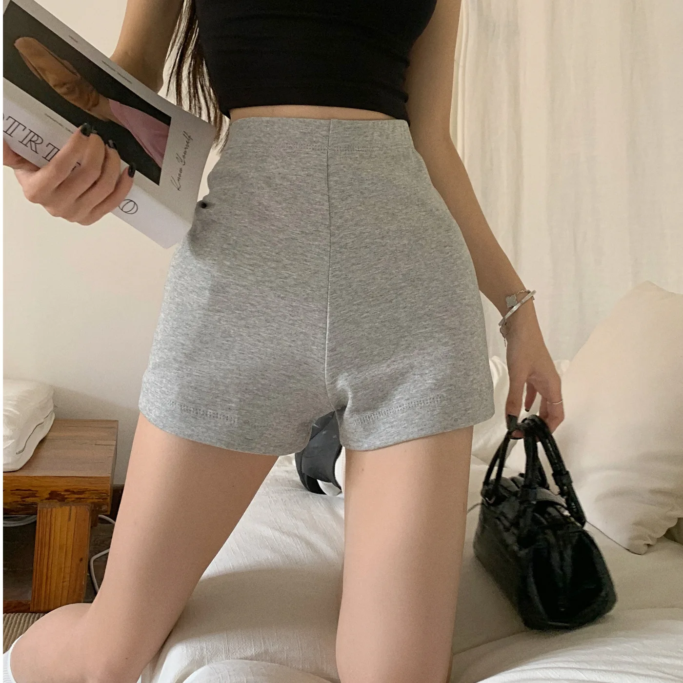 Short 2024 New Leggings Gray Street Photo Casual Pants Women's Summer Sports Girl Style Fresh and Sweet High Waisted Hot Pants
Short 2024 New Leggings Gray Street Photo Casual Pants Women's Summer Sports Girl Style Fresh and Sweet High Waisted Hot Pants