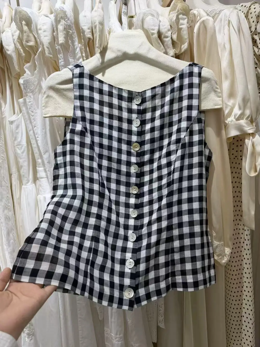 Summer Women Black Plaid Tank Tops Single Breasted Round Neck Sleeveless Casual Female Vest
Summer Women Black Plaid Tank Tops Single Breasted Round Neck Sleeveless Casual Female Vest