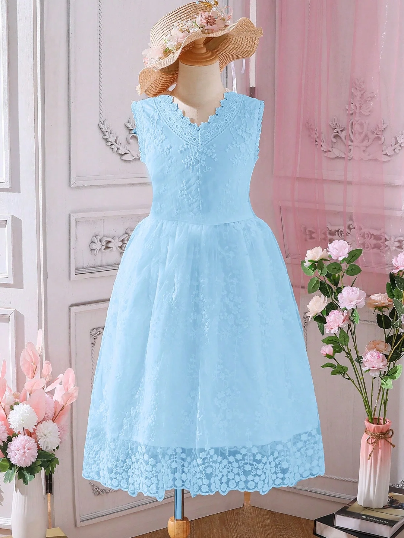 Girls' Formal Dress Princess Dress Long Style Medium Size Children's Lace Puffy Dress Vest Children's Clothing
Girls' Formal Dress Princess Dress Long Style Medium Size Children's Lace Puffy Dress Vest Children's Clothing