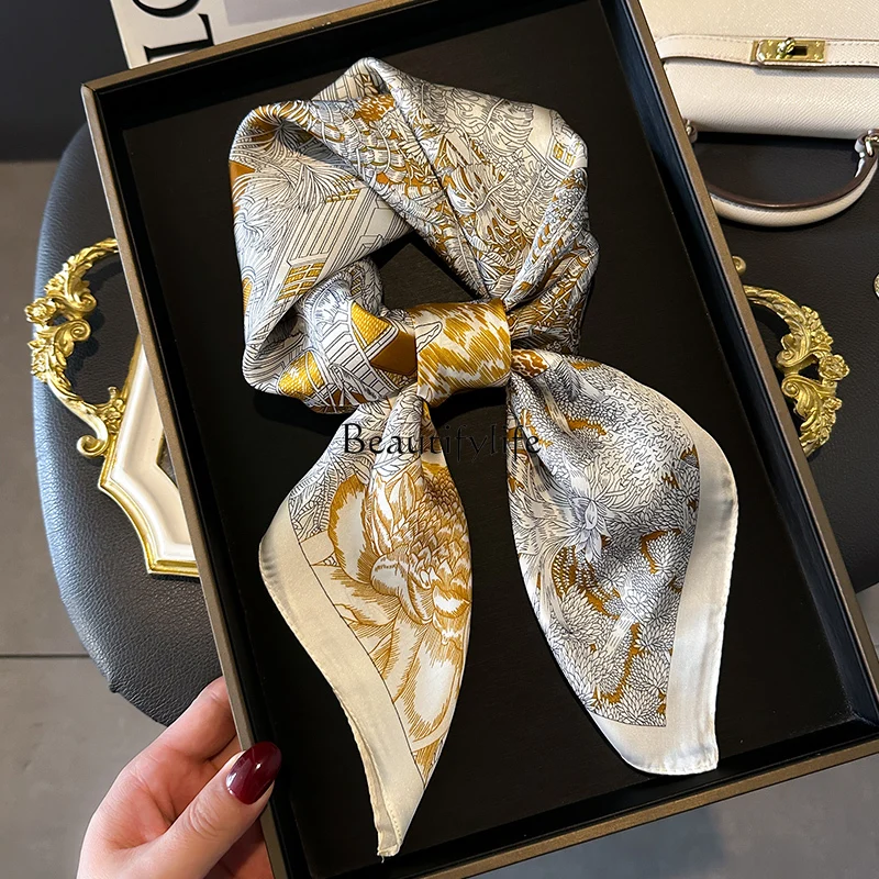 Small square scarf silk scarf women's spring, autumn and summer matching shirt neck protector scarf
Small square scarf silk scarf women's spring, autumn and summer matching shirt neck protector scarf