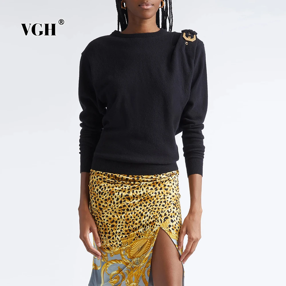 VGH Black Temperament Spliced Metal Buckle Knitwear for Women O Neck Long Sleeve Folds Casual Fashion Pullovers Female New Style
VGH Black Temperament Spliced Metal Buckle Knitwear for Women O Neck Long Sleeve Folds Casual Fashion Pullovers Female New Style