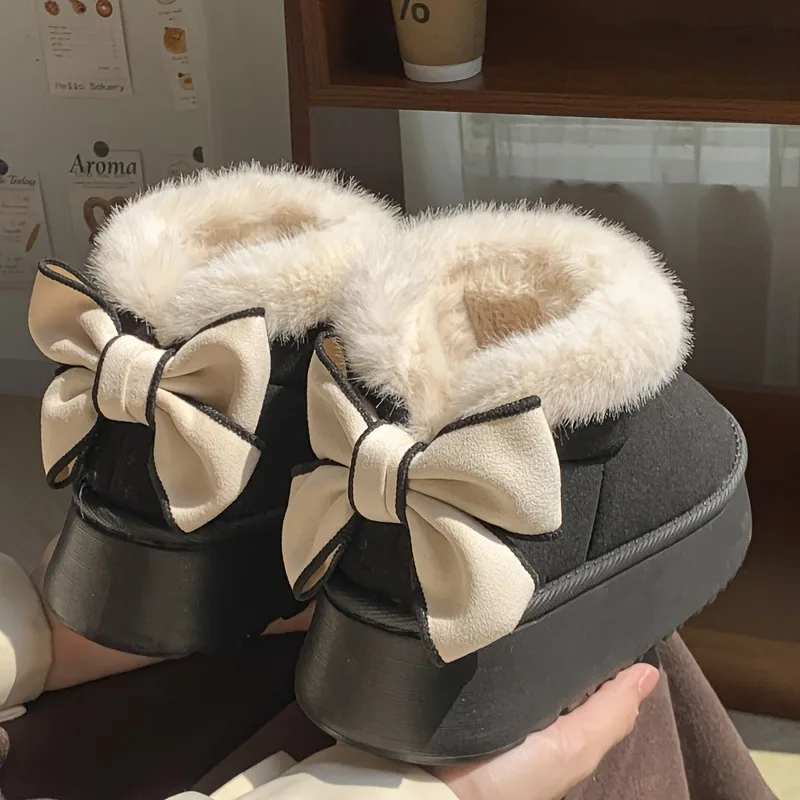 Women's Fur Collar Snow Boots Bow Decor Plush Lined Platform Sole Non-Slip Warm Winter Shoes Comfortable Indoor Outdoor Slippers
Women's Fur Collar Snow Boots Bow Decor Plush Lined Platform Sole Non-Slip Warm Winter Shoes Comfortable Indoor Outdoor Slippers