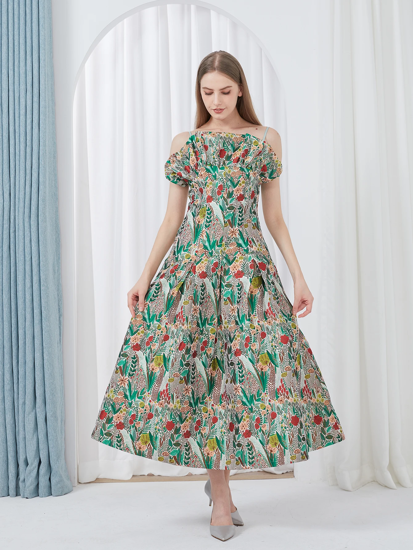 Elegant Women Dress Embroidery Sleeveless 2024 Summer Fashion Spaghetti Straps Vintage Party Gown Luxury Formal Banquet Vestido
Elegant Women Dress Embroidery Sleeveless 2024 Summer Fashion Spaghetti Straps Vintage Party Gown Luxury Formal Banquet Vestido