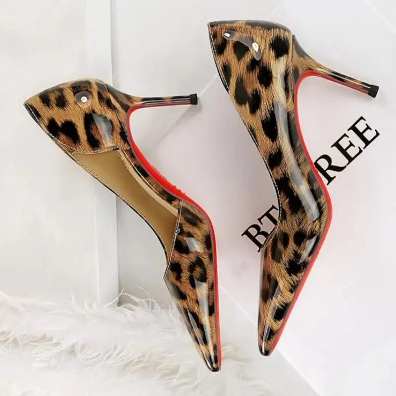 BIGTREE Leopard Print High Heels PU Leather Pointed Thin Heel Party Shoes Women Stiletto 10CM Shallow Mouth Elegant Pumps
BIGTREE Leopard Print High Heels PU Leather Pointed Thin Heel Party Shoes Women Stiletto 10CM Shallow Mouth Elegant Pumps