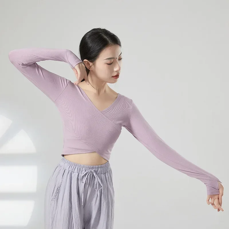 Dance practice clothes, adult women wear long-sleeved tops before and after, modern dance clothes, Chinese classical dance
Dance practice clothes, adult women wear long-sleeved tops before and after, modern dance clothes, Chinese classical dance