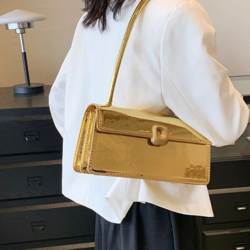 Chic Women's Tote Bag Crafted From Sheepskin Leather Featuring Casual Austria Vintage Lightweight Soft Daily Look
Chic Women's Tote Bag Crafted From Sheepskin Leather Featuring Casual Austria Vintage Lightweight Soft Daily Look