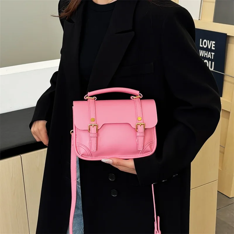 Premium Leather Hobo Bag For Women Slouchy Shoulder Handbag With Magnetic Closure & Roomy Interior
Premium Leather Hobo Bag For Women Slouchy Shoulder Handbag With Magnetic Closure & Roomy Interior