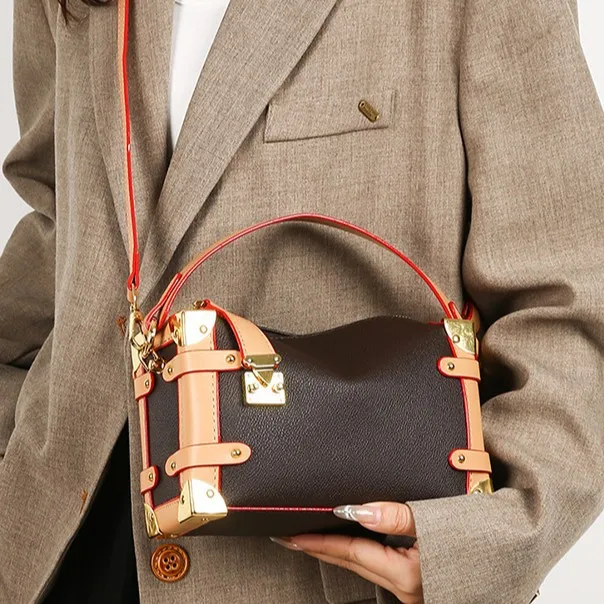 2026 New Structured Box Bag - Women's Vintage Elegant Shoulder Bag, Chic Crossbody Purse with Handle for Versatile Style
2026 New Structured Box Bag - Women's Vintage Elegant Shoulder Bag, Chic Crossbody Purse with Handle for Versatile Style