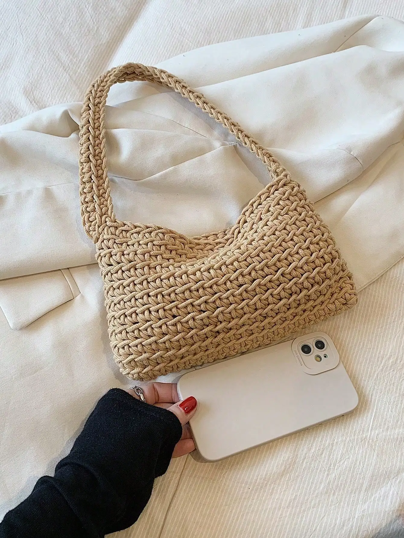 Бежевая вязаная крючком складная сумка-тоут на плечо для повседневного использования и отпуска
Бежевая вязаная крючком складная сумка-тоут на плечо для повседневного использования и отпуска