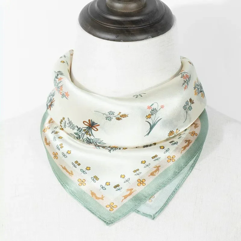 100% Mulberry Silk Scarf Floral Print Square Neck Scarf Bandana for Women Elegant Neckerchief for Office Wedding Party Daily Use
100% Mulberry Silk Scarf Floral Print Square Neck Scarf Bandana for Women Elegant Neckerchief for Office Wedding Party Daily Use