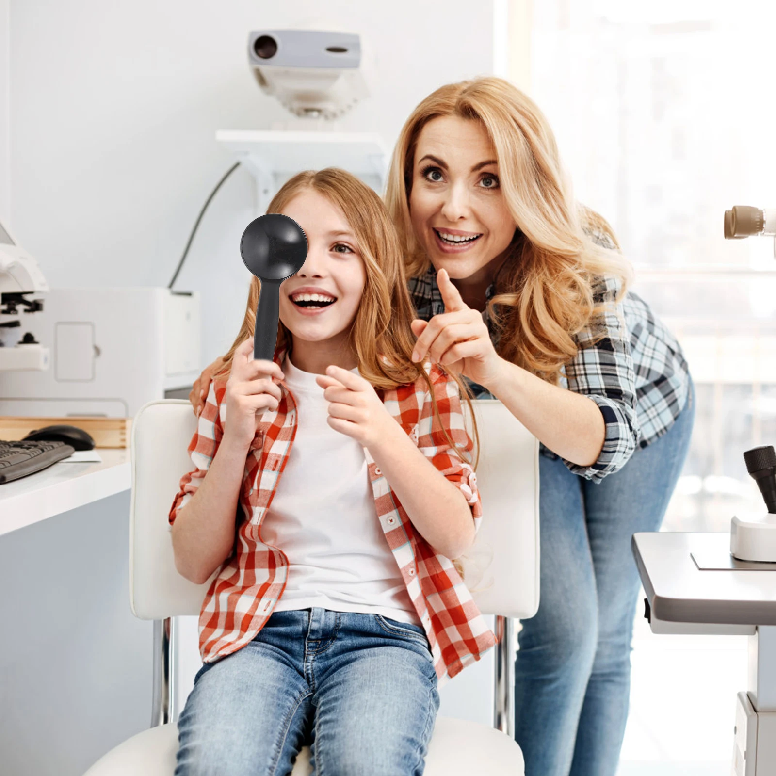 2pcs Vision Test Eye Occluder Plastic Handheld Optometry Tool Anti-Slip Design For School Eye Examination Health Care Supplies
2pcs Vision Test Eye Occluder Plastic Handheld Optometry Tool Anti-Slip Design For School Eye Examination Health Care Supplies