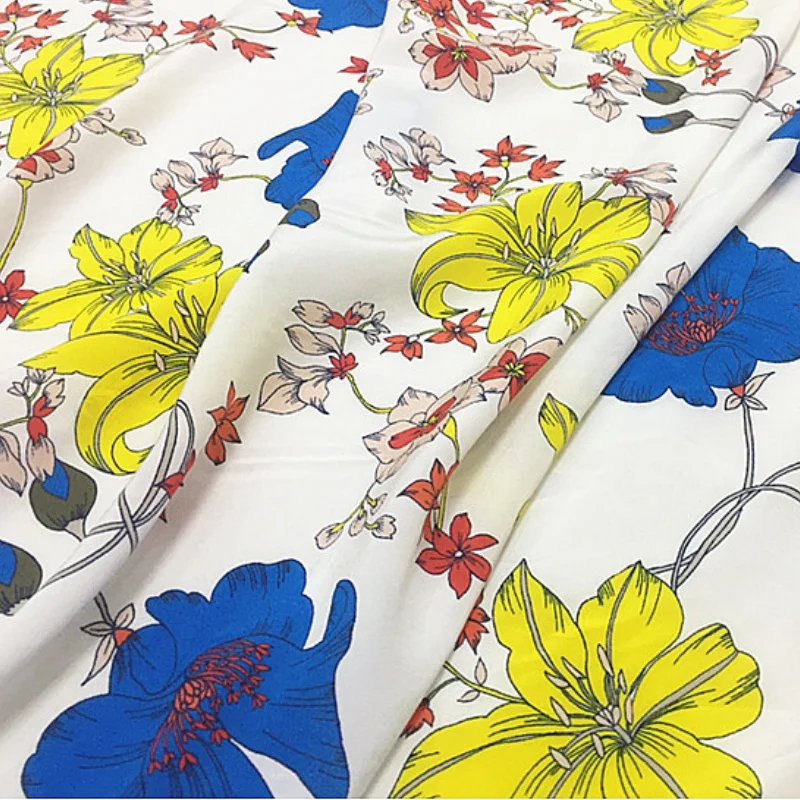 1 meter 100% Mulberry Silk 16 momme Crepe Silk Fabric White with Big Yellow Floral Printed 138cm 54" wide by the yard XL130
1 meter 100% Mulberry Silk 16 momme Crepe Silk Fabric White with Big Yellow Floral Printed 138cm 54" wide by the yard XL130