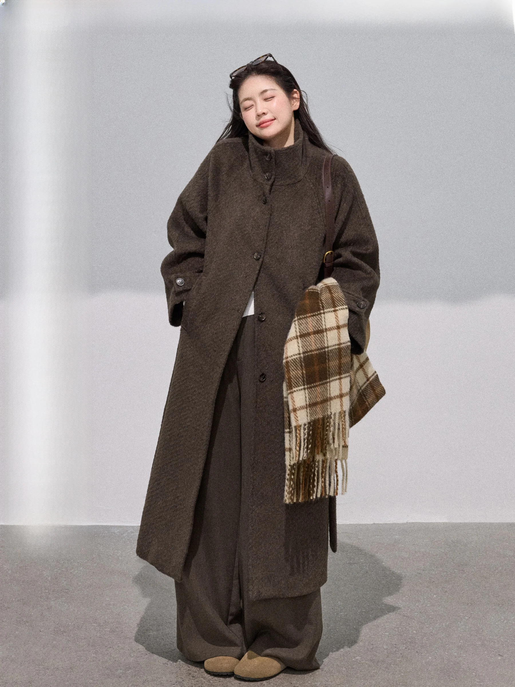 JULULOOK Studio Velvet Snow Mossen, большие размеры, корейское шерстяное пальто с длинными лацканами, большая верхняя одежда для полных женщин
JULULOOK Studio Velvet Snow Mossen, большие размеры, корейское шерстяное пальто с длинными лацканами, большая верхняя одежда для полных женщин