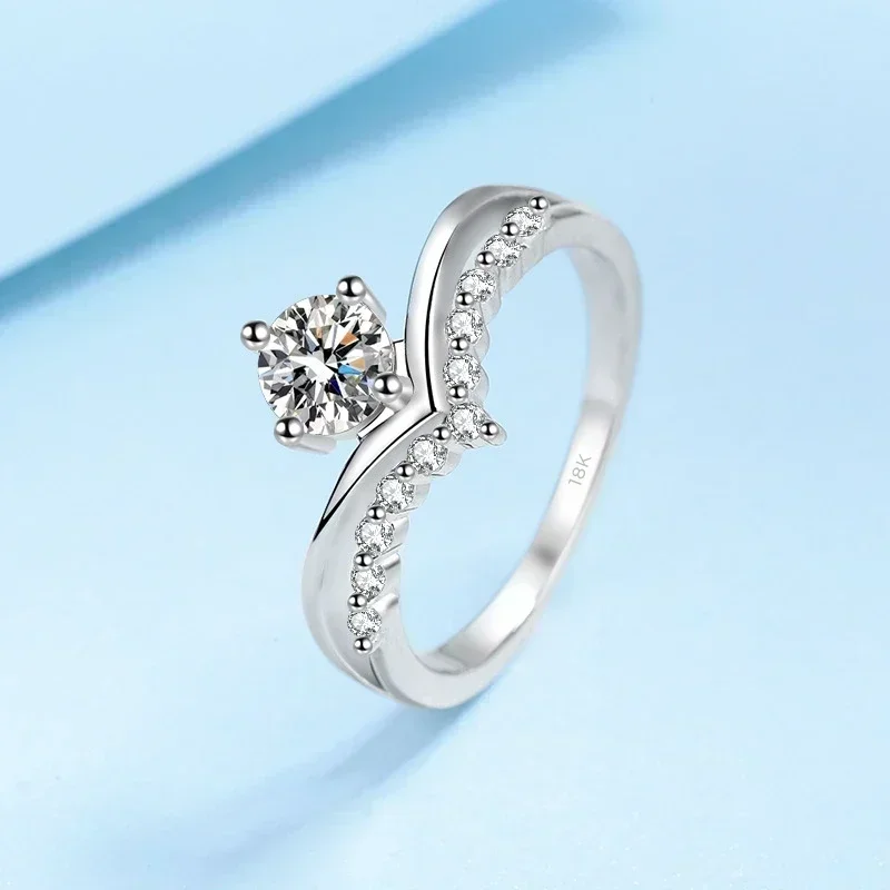 DColor 0.5CT Moissanite Ring of Princess Crown for Women, Designer Jewelry V Shaped 18K White Gold Ring Certificate Referent
DColor 0.5CT Moissanite Ring of Princess Crown for Women, Designer Jewelry V Shaped 18K White Gold Ring Certificate Referent