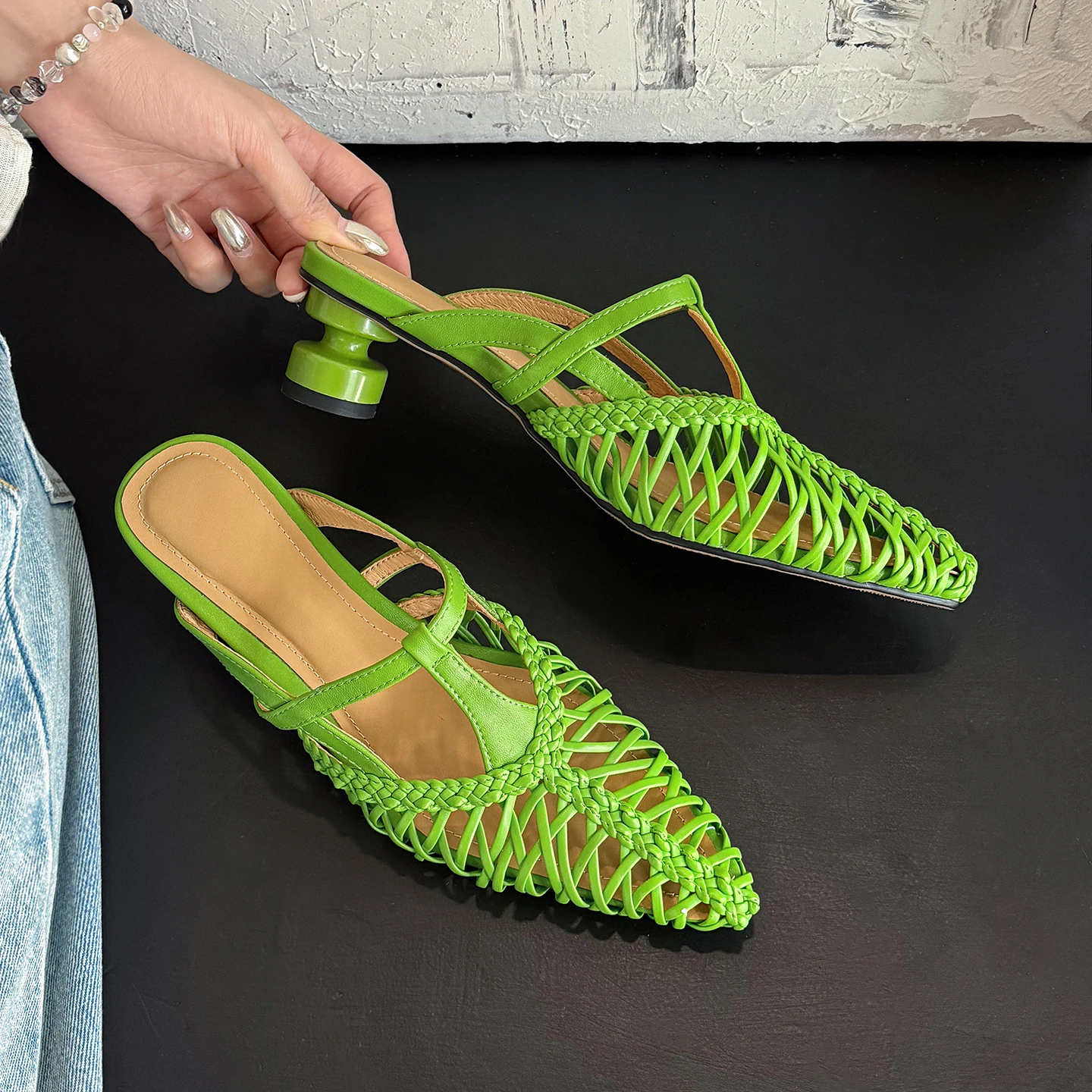Handmade Genuine Leather Women's Heels Sandals,Weave Hollow out Summer Slippers Slingback High Heels,Fashion Womens Shoes
Handmade Genuine Leather Women's Heels Sandals,Weave Hollow out Summer Slippers Slingback High Heels,Fashion Womens Shoes