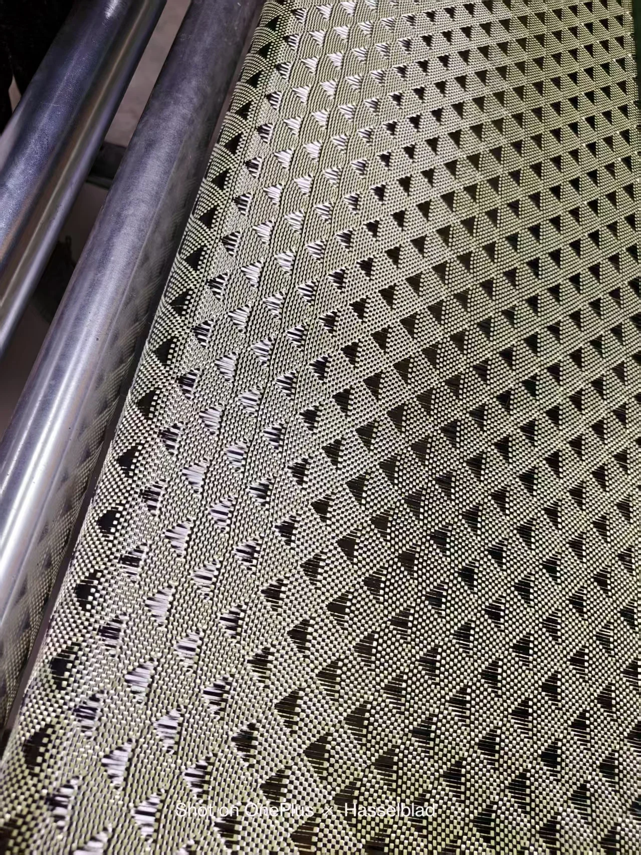 3K 240gsm 2x2 Dark Gold Aramid and Carbon Fiber Blended Jacquard Fabric 40"/100cm Aramid Fiber Blended Carbon Aramid Fabric
3K 240gsm 2x2 Dark Gold Aramid and Carbon Fiber Blended Jacquard Fabric 40"/100cm Aramid Fiber Blended Carbon Aramid Fabric