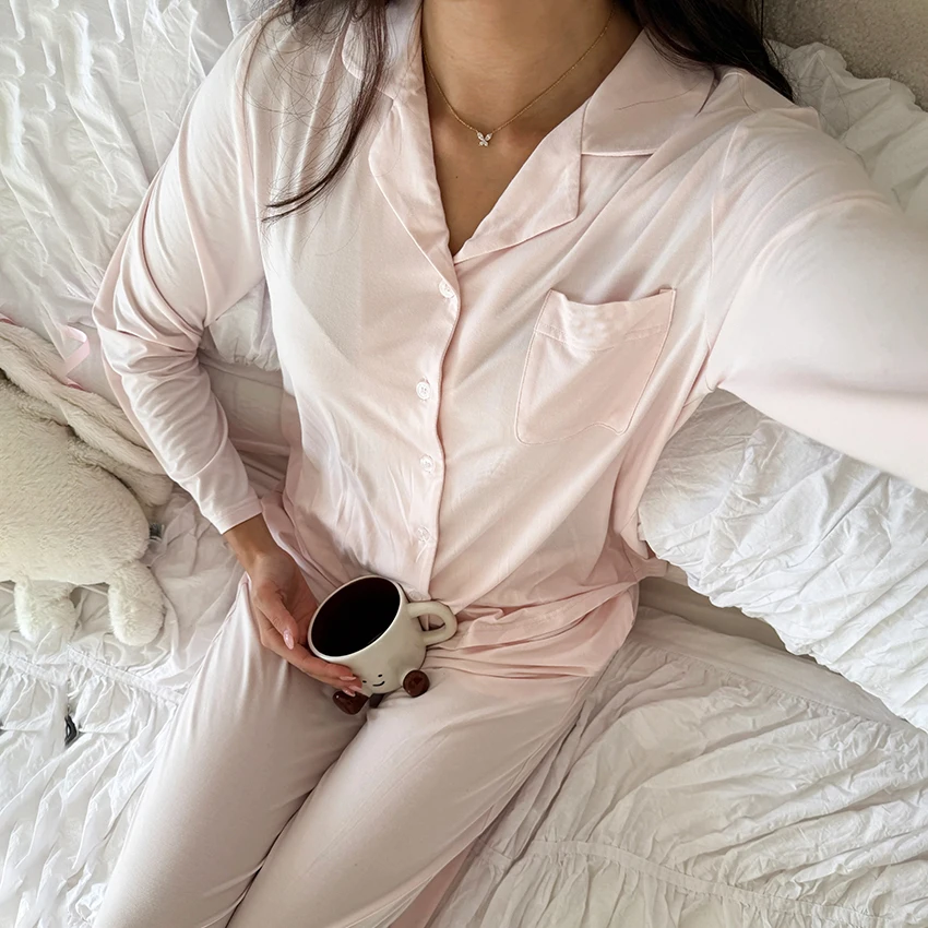 HiLoc Casual Pink Knit Trousers Sets Pajamas Woman 2025 Autumn Long Sleeve Blouse With Long Pants 2 Piece Home Outfits Women
HiLoc Casual Pink Knit Trousers Sets Pajamas Woman 2025 Autumn Long Sleeve Blouse With Long Pants 2 Piece Home Outfits Women