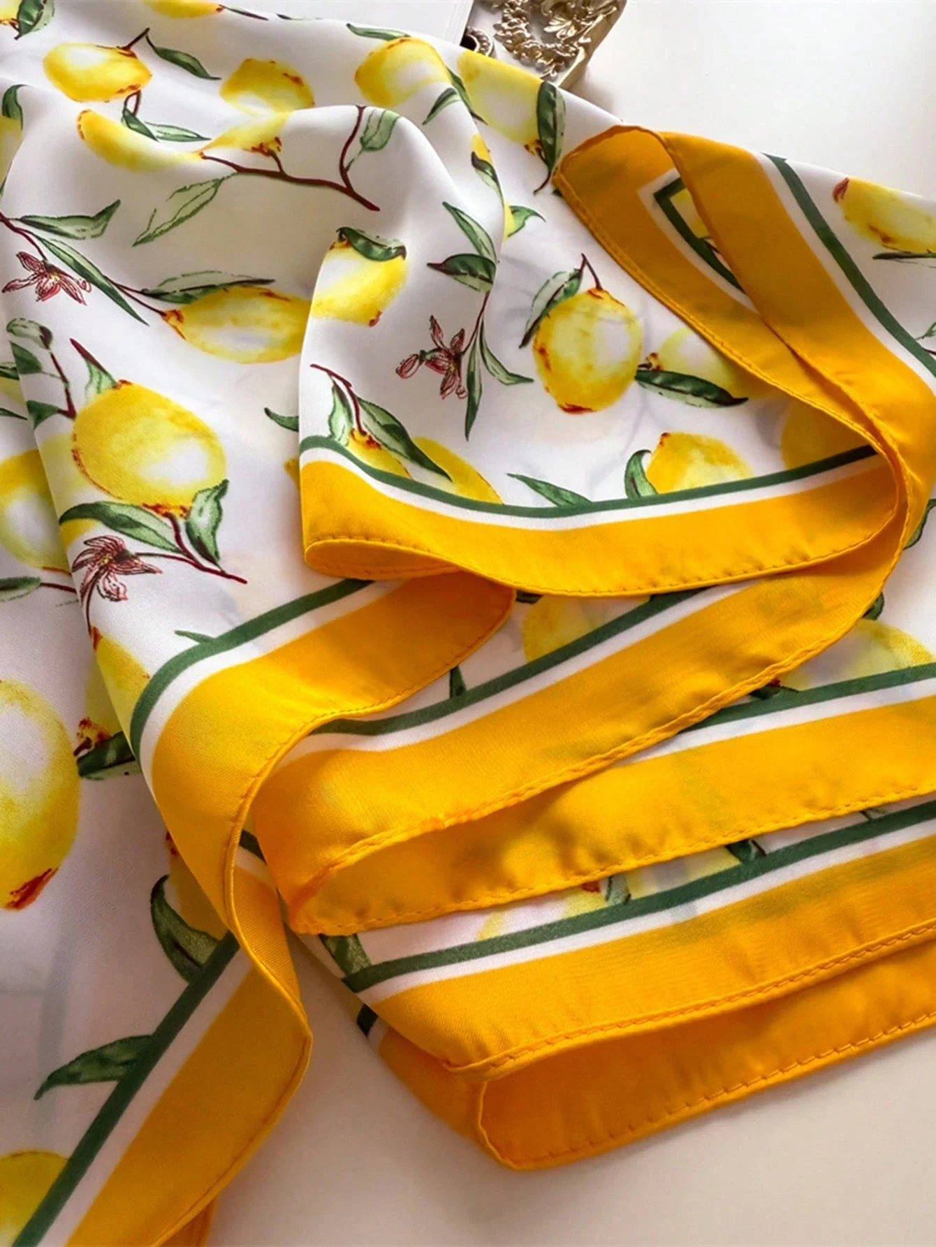 Women Lemon Print Imitation Silk Satin Square Scarf 70x70cm Fashion Beach Headband UV Protection
Women Lemon Print Imitation Silk Satin Square Scarf 70x70cm Fashion Beach Headband UV Protection