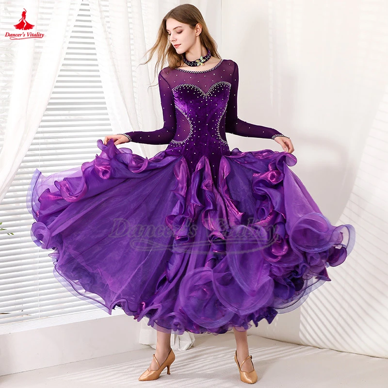 Высококачественное роскошное AB Stones Waltz Foxtrot Tango Quickstep женское фиолетовое платье с длинными рукавами и большими качелями, костюм для бальных танцев
Высококачественное роскошное AB Stones Waltz Foxtrot Tango Quickstep женское фиолетовое платье с длинными рукавами и большими качелями, костюм для бальных танцев