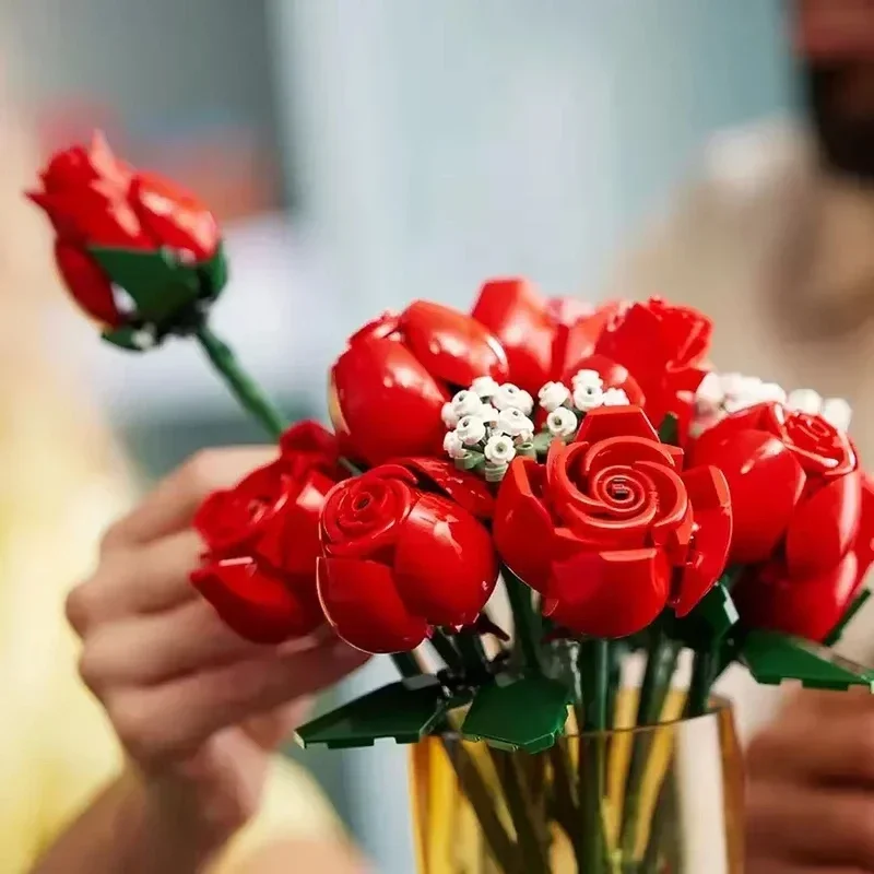 Romantic Rose Flower Bouquet Building Blocks Creative Home Desk Plant Decoration Assemble Bricks Toy For Gifts Girls Lady 822PCS
Romantic Rose Flower Bouquet Building Blocks Creative Home Desk Plant Decoration Assemble Bricks Toy For Gifts Girls Lady 822PCS